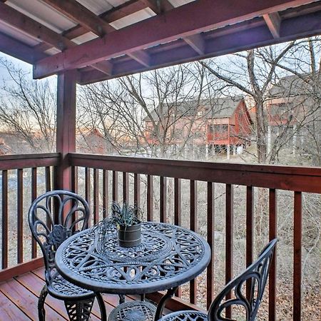 Cabin-Style Studio Right Off The Branson Strip! Apartamento Exterior foto