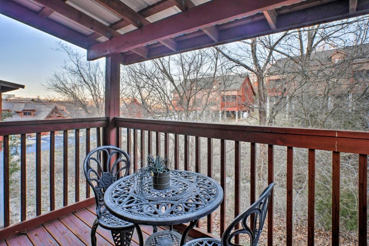 Cabin-Style Studio Right Off The Branson Strip! Apartamento Exterior foto